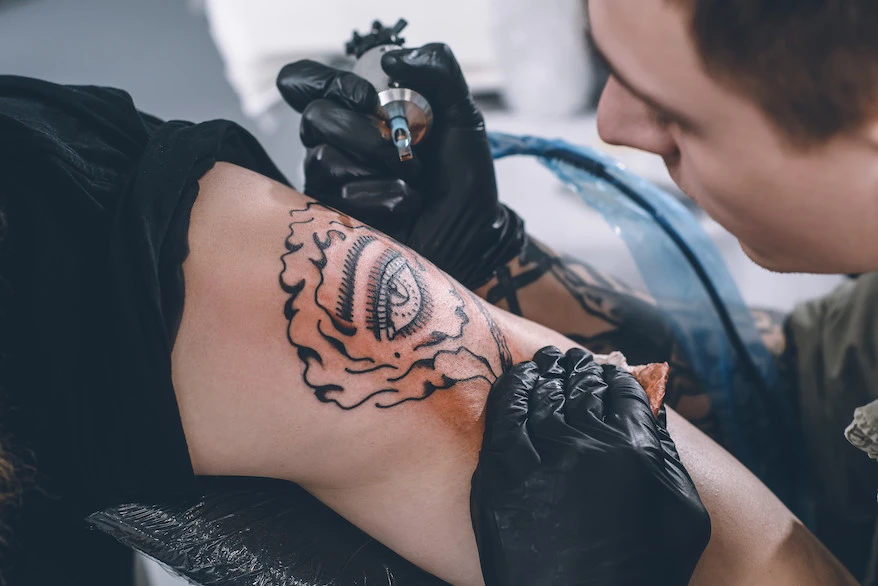 Combien ça coûte un... tatouage? - Les Affaires