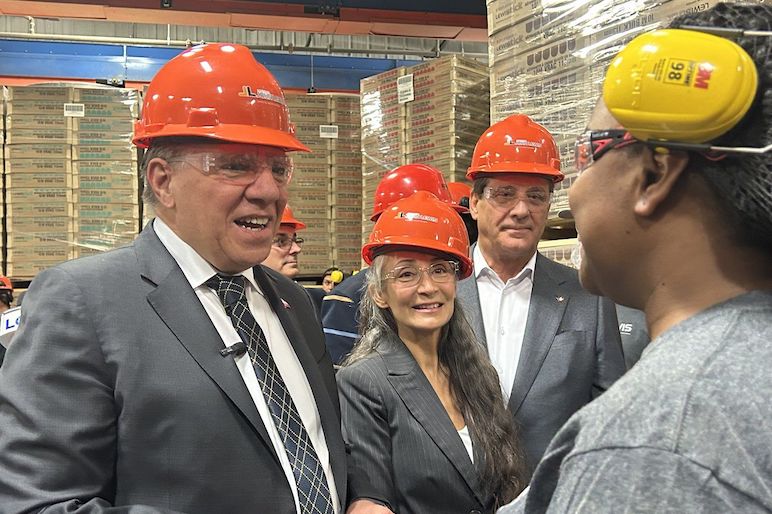 Droits de douane de Trump: des producteurs de bois prêts à retenir leur stock