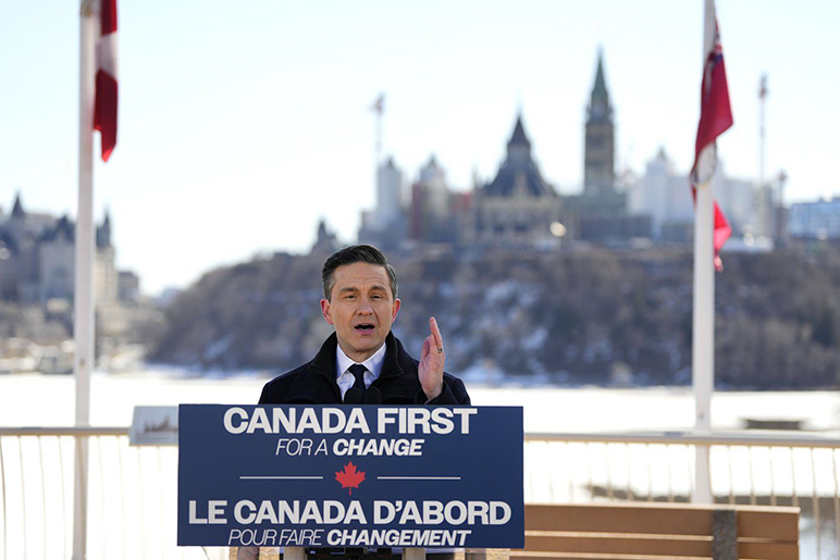 Poilievre veut sortir de l’ombre de Donald Trump en mettant «Le Canada d’abord»