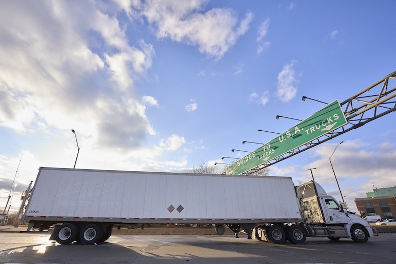 Les travailleurs de l’automobile poussent un soupir de soulagement — pour le moment