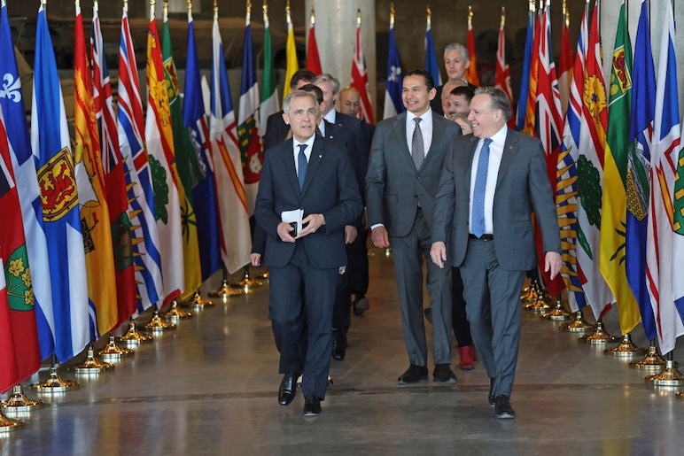 Les PM du Canada ont convenu de travailler sur un corridor national de commerce