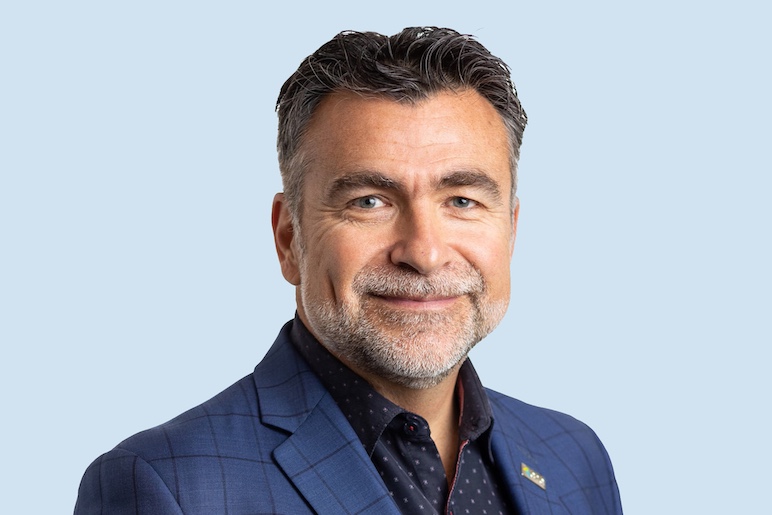 Karl Blackburn à la direction du PLQ: «Je réfléchis sérieusement»