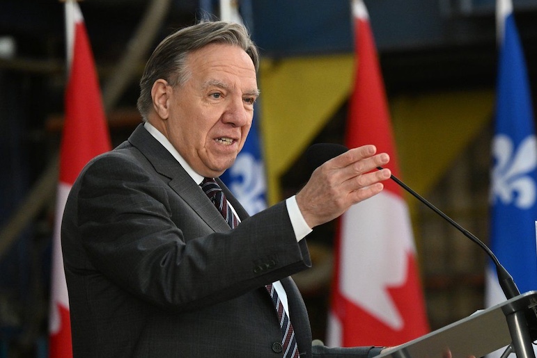 Énergie: Legault n’exclut rien pour riposter aux droits de douane