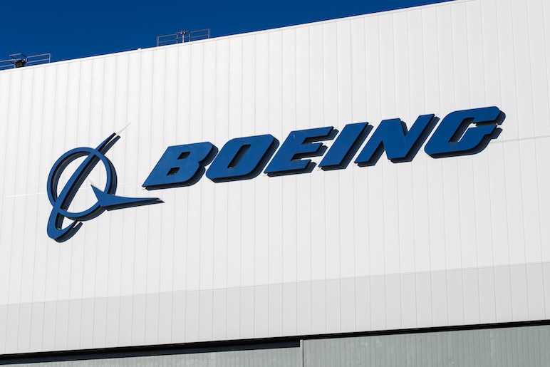 SMBC Aviation Capital commande 100 Boeing et 100 Airbus