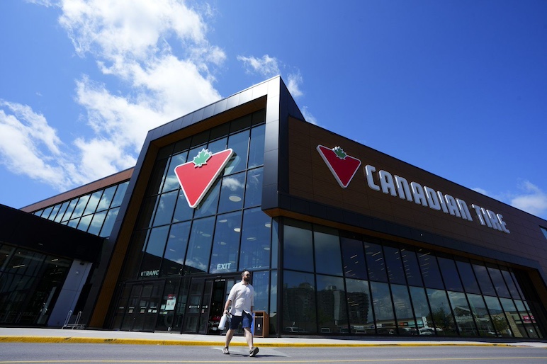Canadian Tire : Le Chiffre d'Affaires en Hausse, Mais les Bénéfices en Baisse au 2e Trimestre - Que Signifie Cela pour les Consommateurs ?