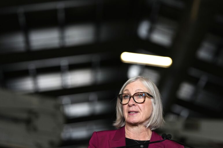 Ottawa alloue 880M$ pour former la main-d’œuvre spécialisée de demain